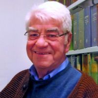 Hans Roth (1938-2016): langjähriger Stadtarchivar, profunder Kenner der Stadtgeschichte, Autor zahlreicher Bücher und Beiträge, Träger der Bürgermedaille der Stadt Laufen.