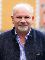 Portraitfoto von Bernhard Salomon